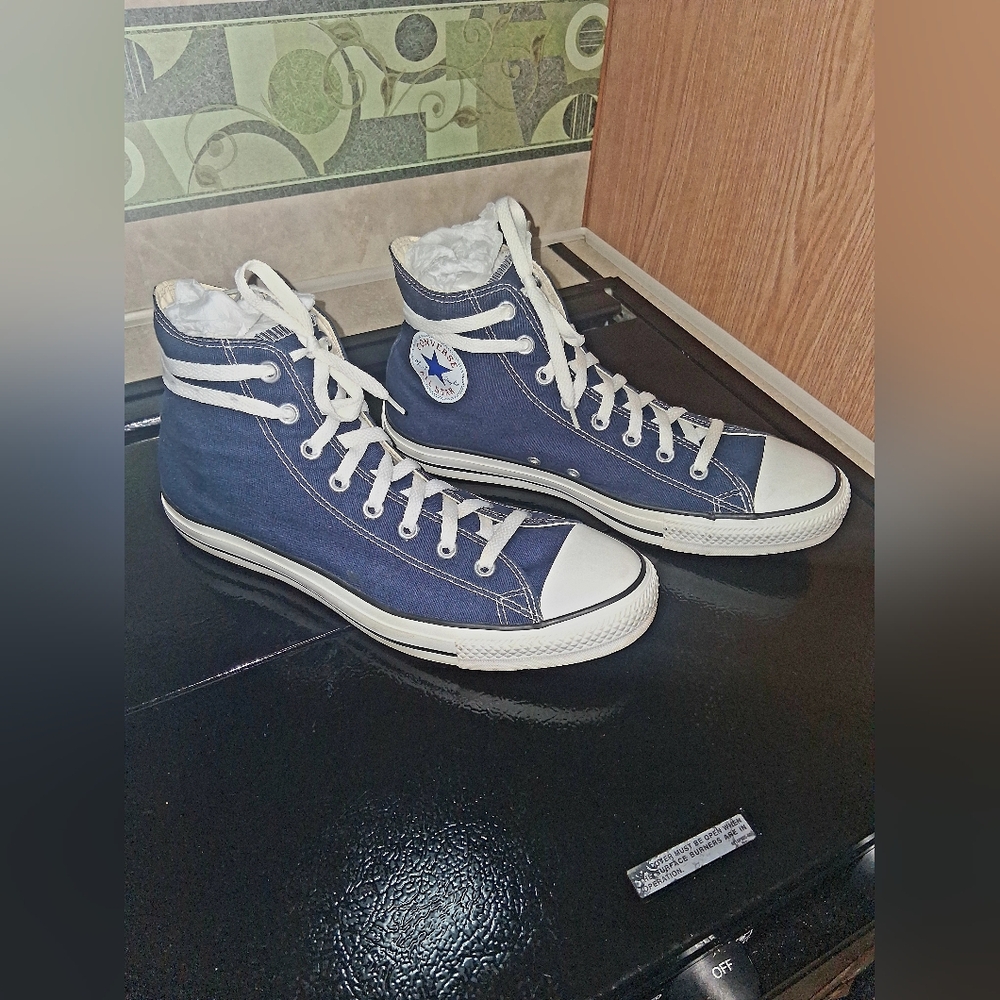 Converse Chuck Taylor All Star High Top - Navy Blue (Men’s 11 / Women’s 13) - Picture 2 of 7